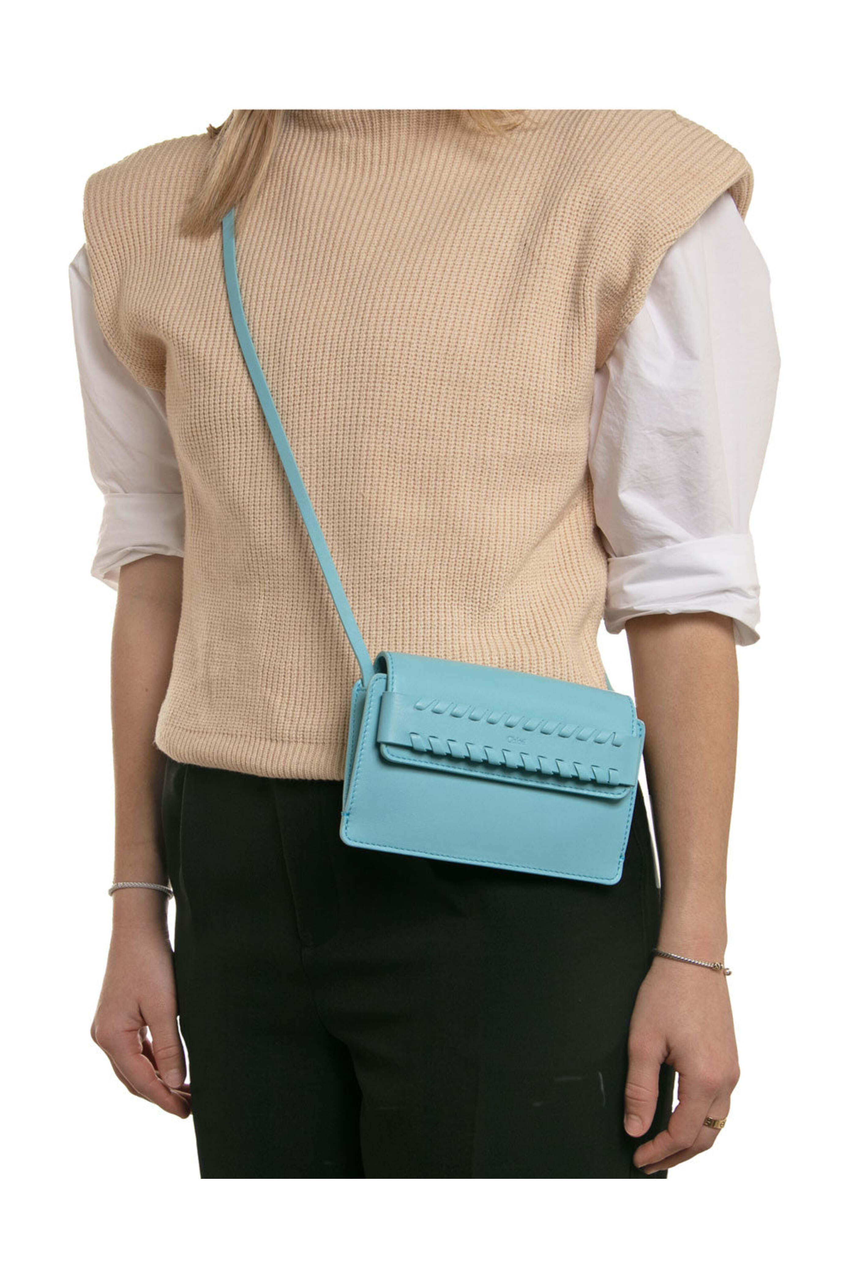 【Chloe】MONY POUCH WIHT STRAP◆CHC23SP404J58 Chloé - Mony Phone Pouch with Strap in Topaz Blue