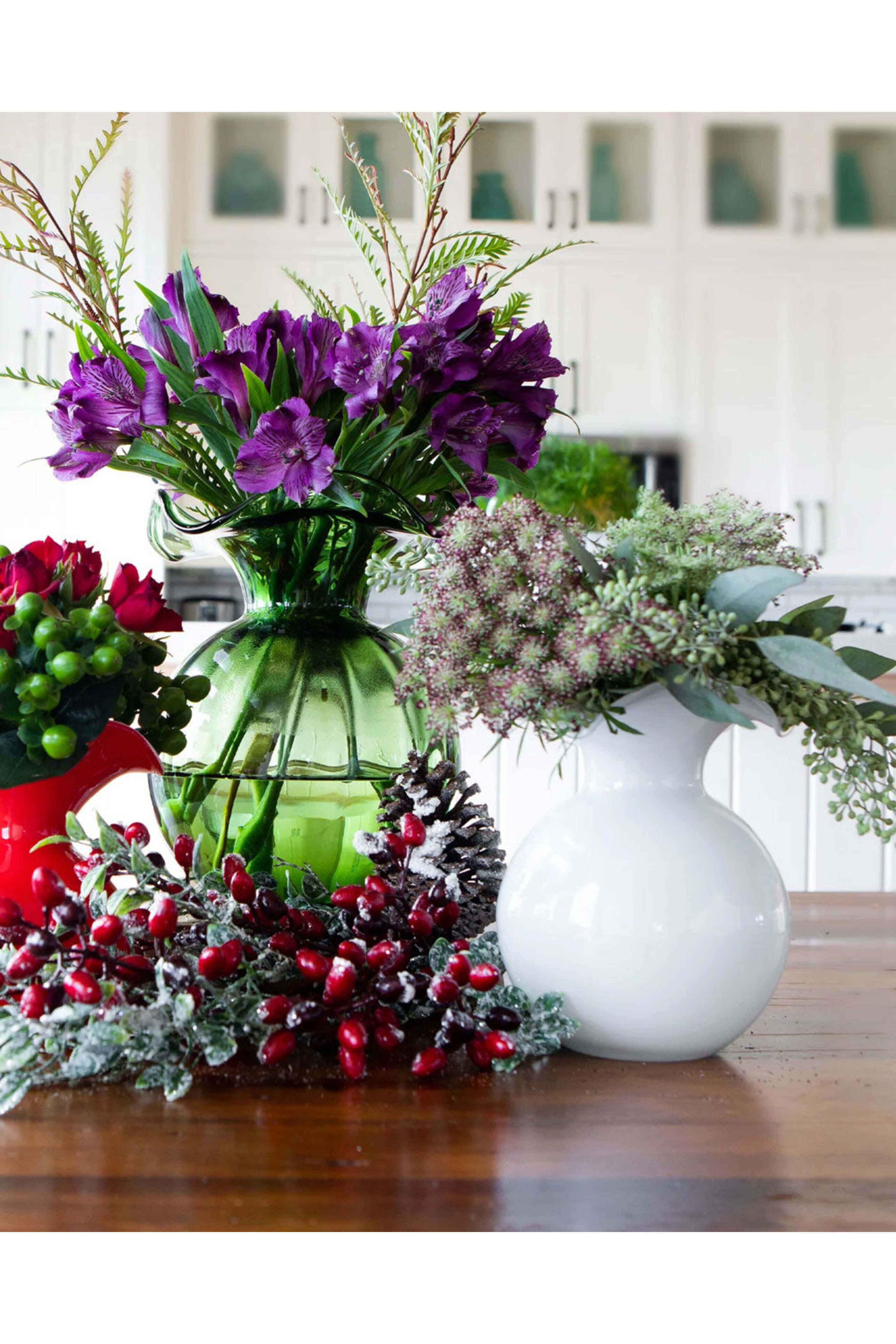 Vietri - Medium Dark Green Hibiscus Glass Fluted Vase