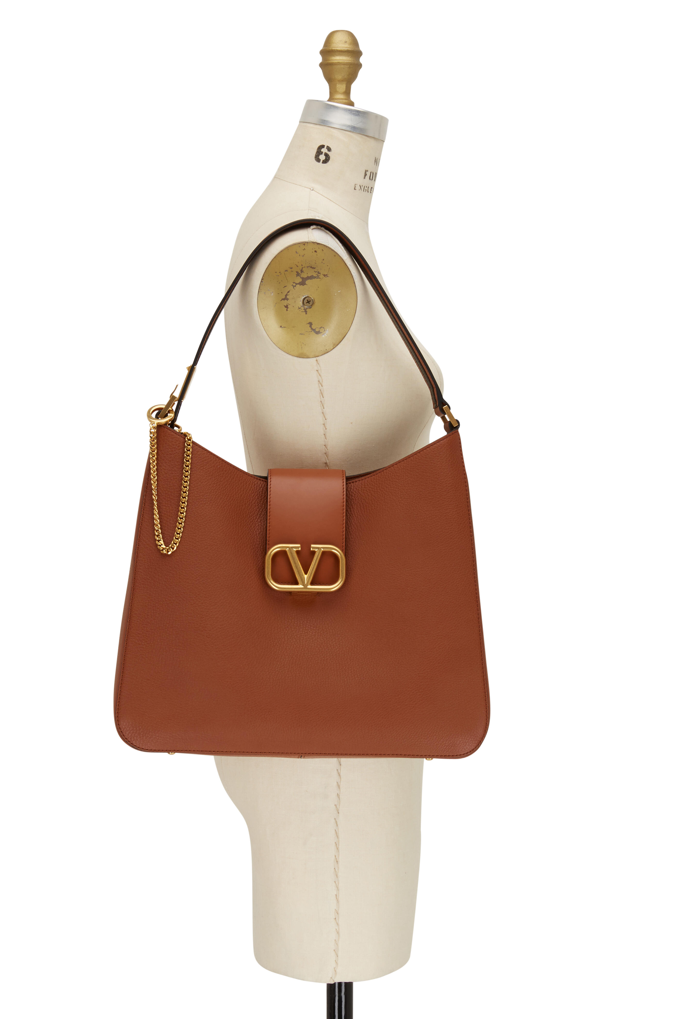 Valentino Garavani VSLING bag. Small textured leather shoulder bag
