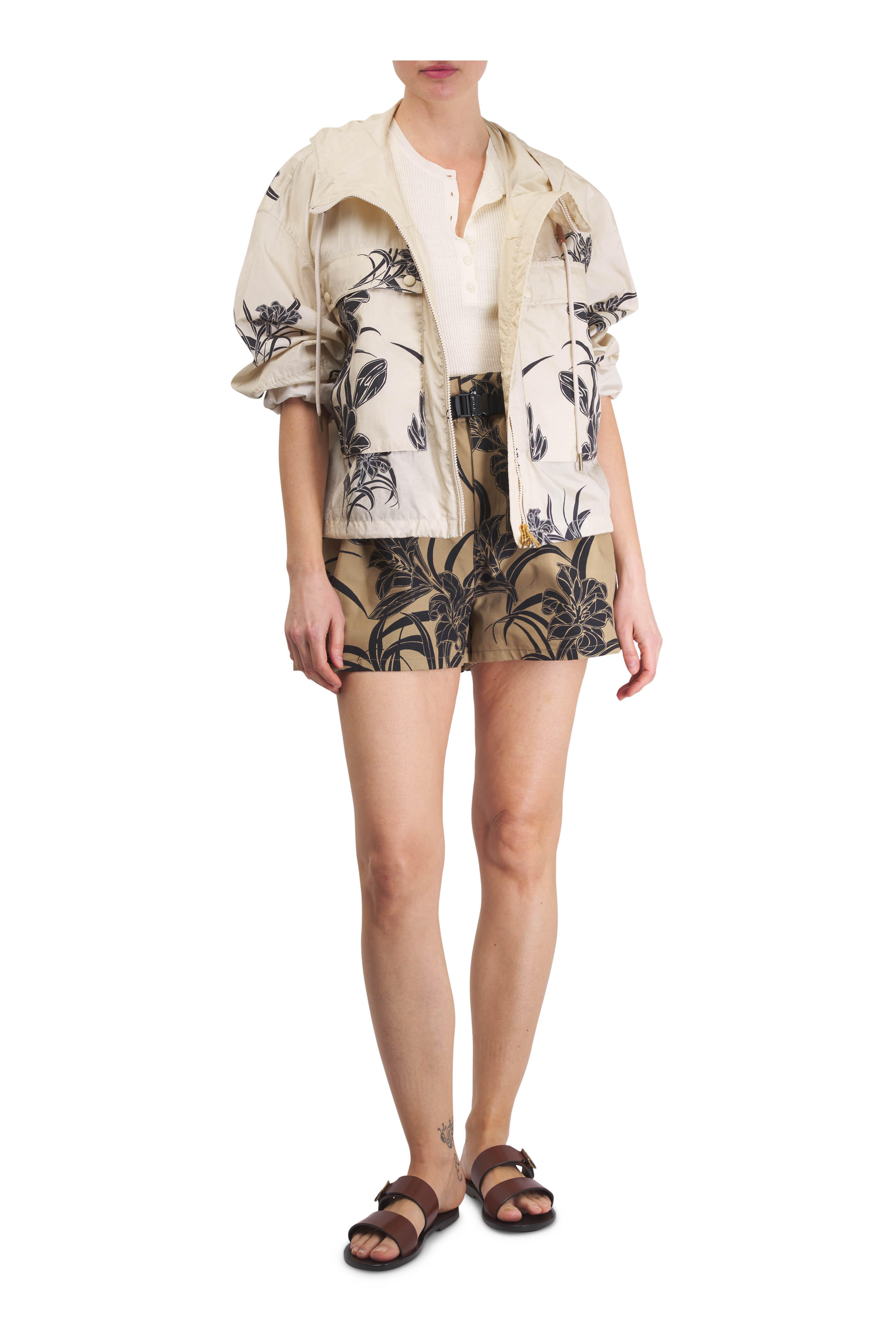 Moncler ショートパンツ Floral Macrame Shorts 関税込 imgrc0096560806.jpg