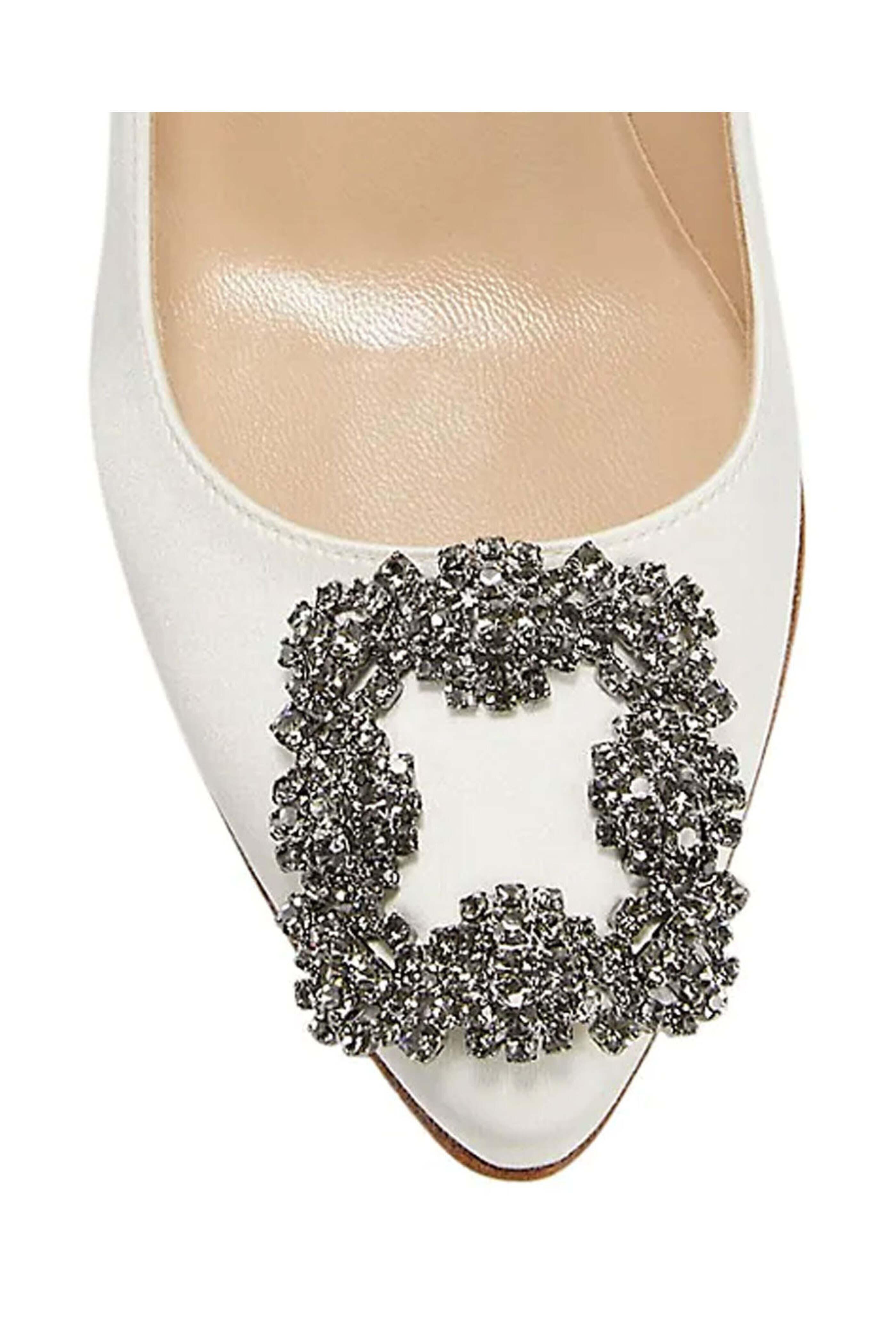 Manolo Blahnik - Hangisi 70 Satin Pump in Light Cream