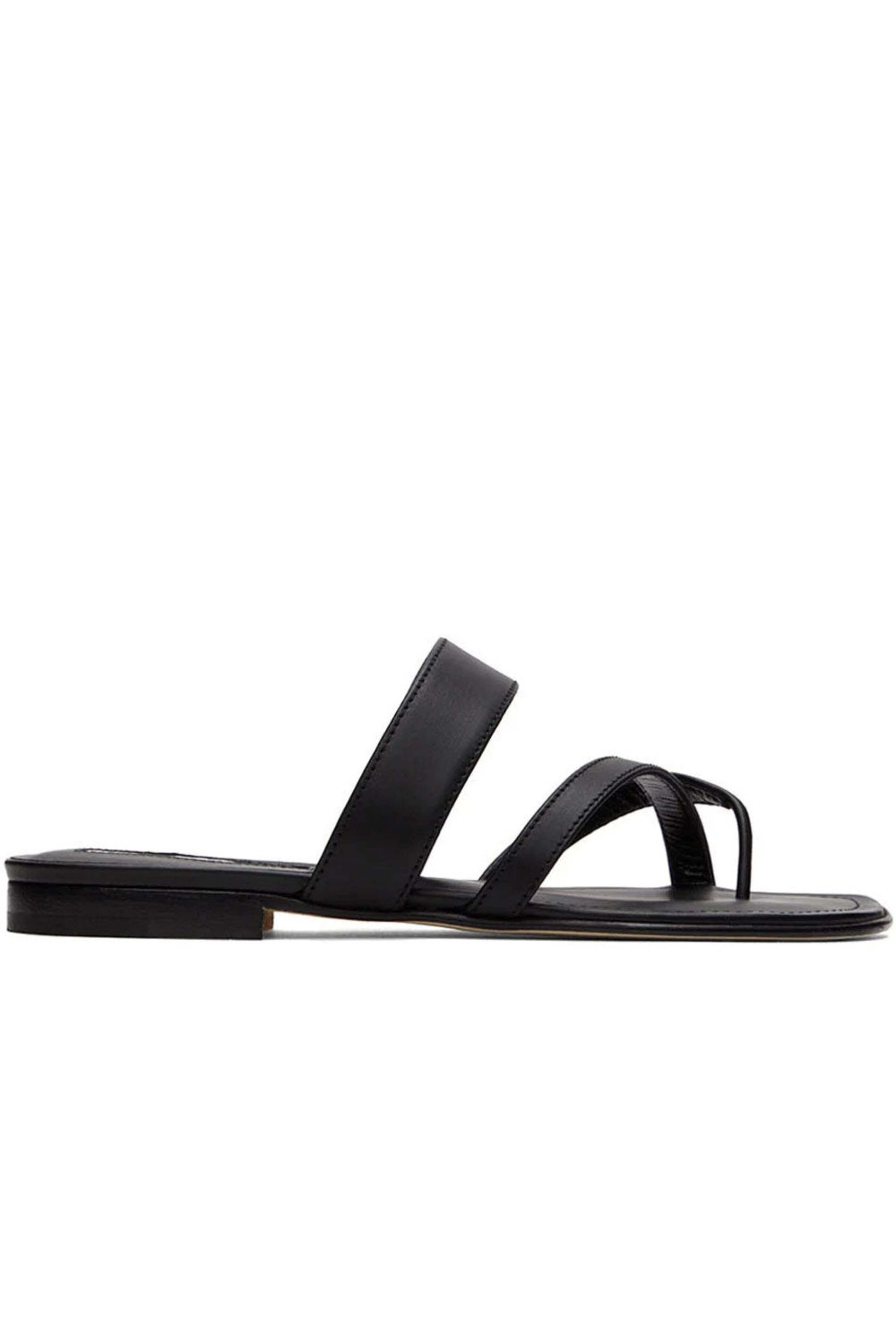 Manolo Blahnik - Susa Flat Leather Sandals in Black