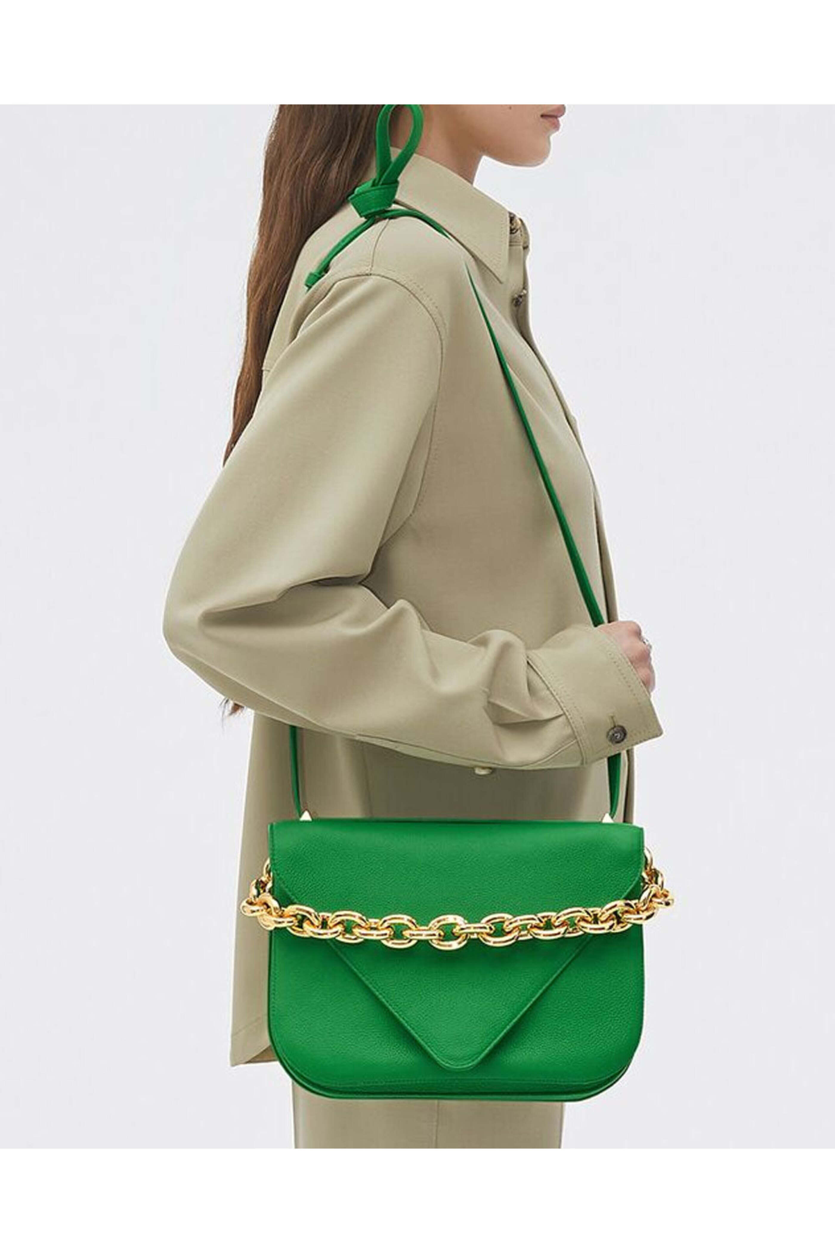 直営店☆BOTTEGA VENETA☆MOUNT ENVELOPE CHAIN ショルダー Bottega Veneta - Mount Envelope Bag in Parakeet | Mitchell