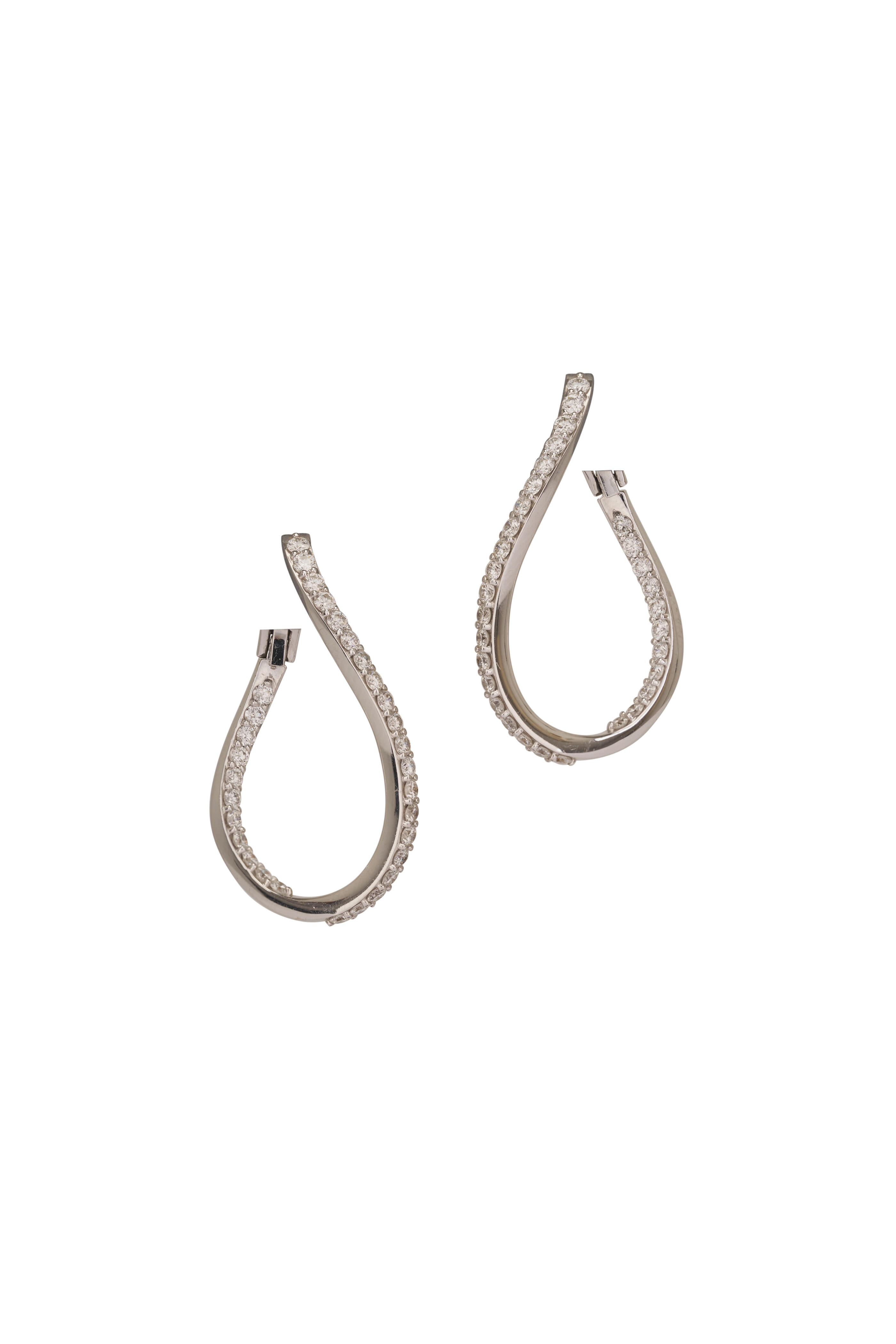 ZYDO - 18k White Gold Twisted Diamond Oval Hoops