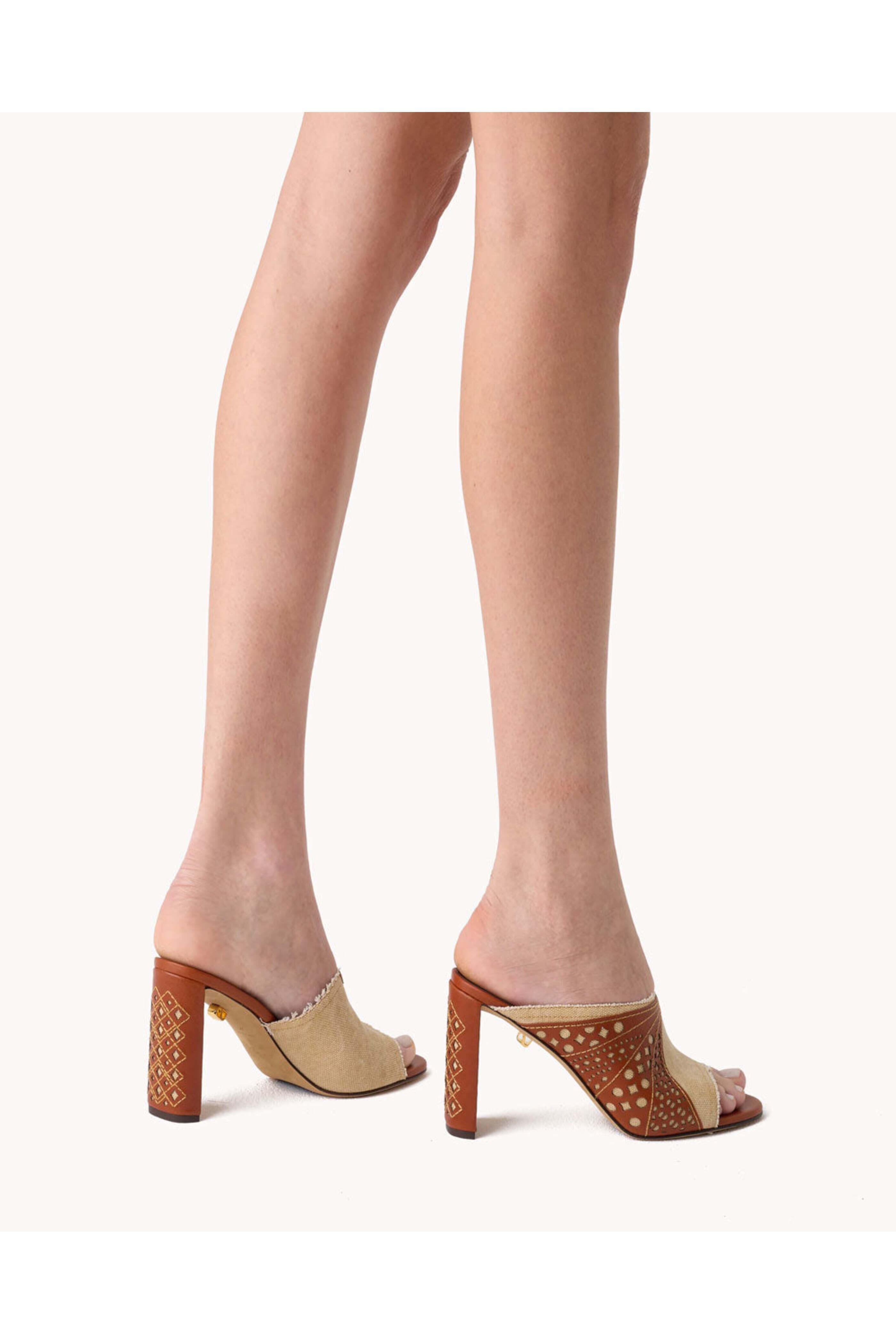 Skorpios - Alina Canvas Mule in Beige