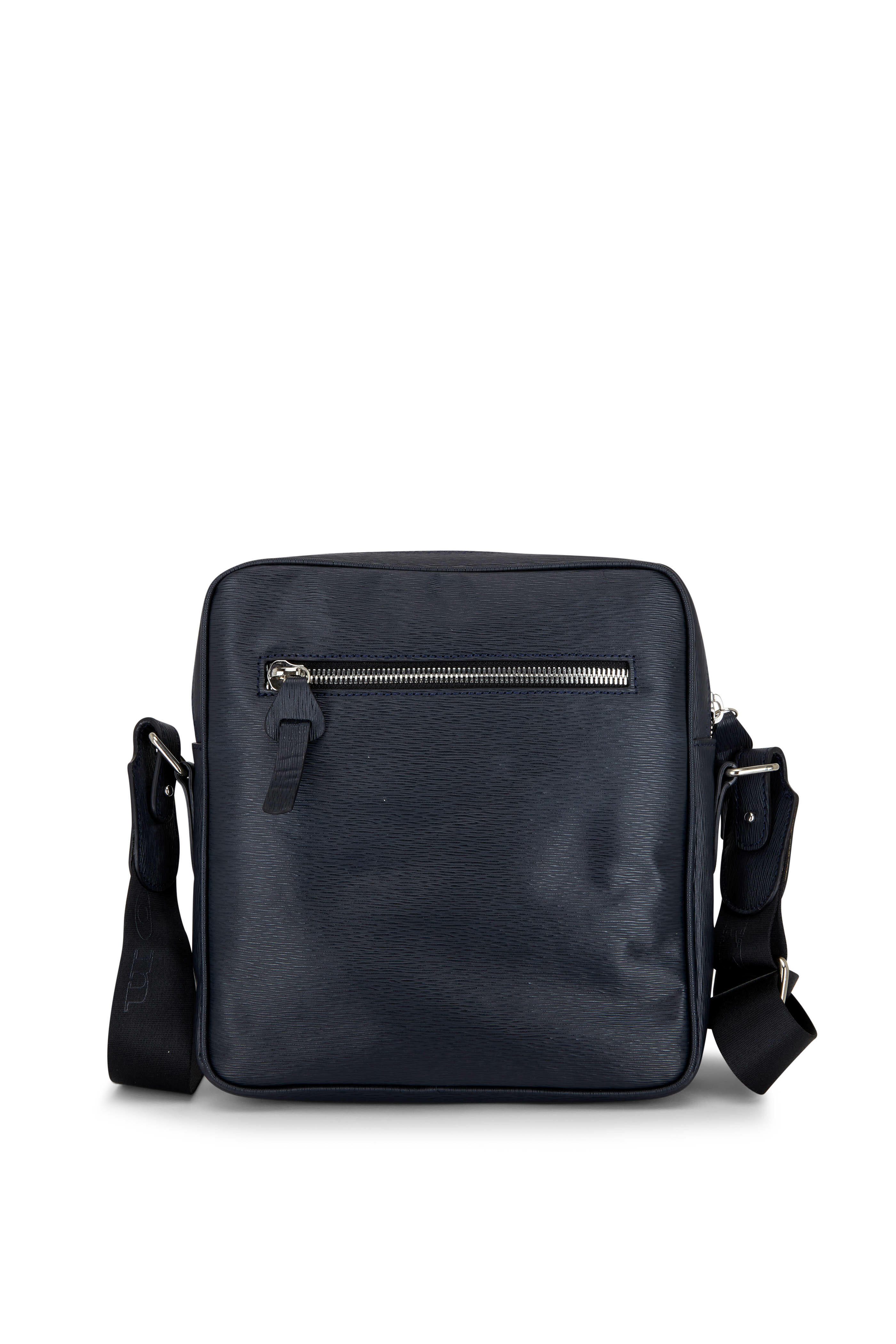 Plain black best sale messenger bag