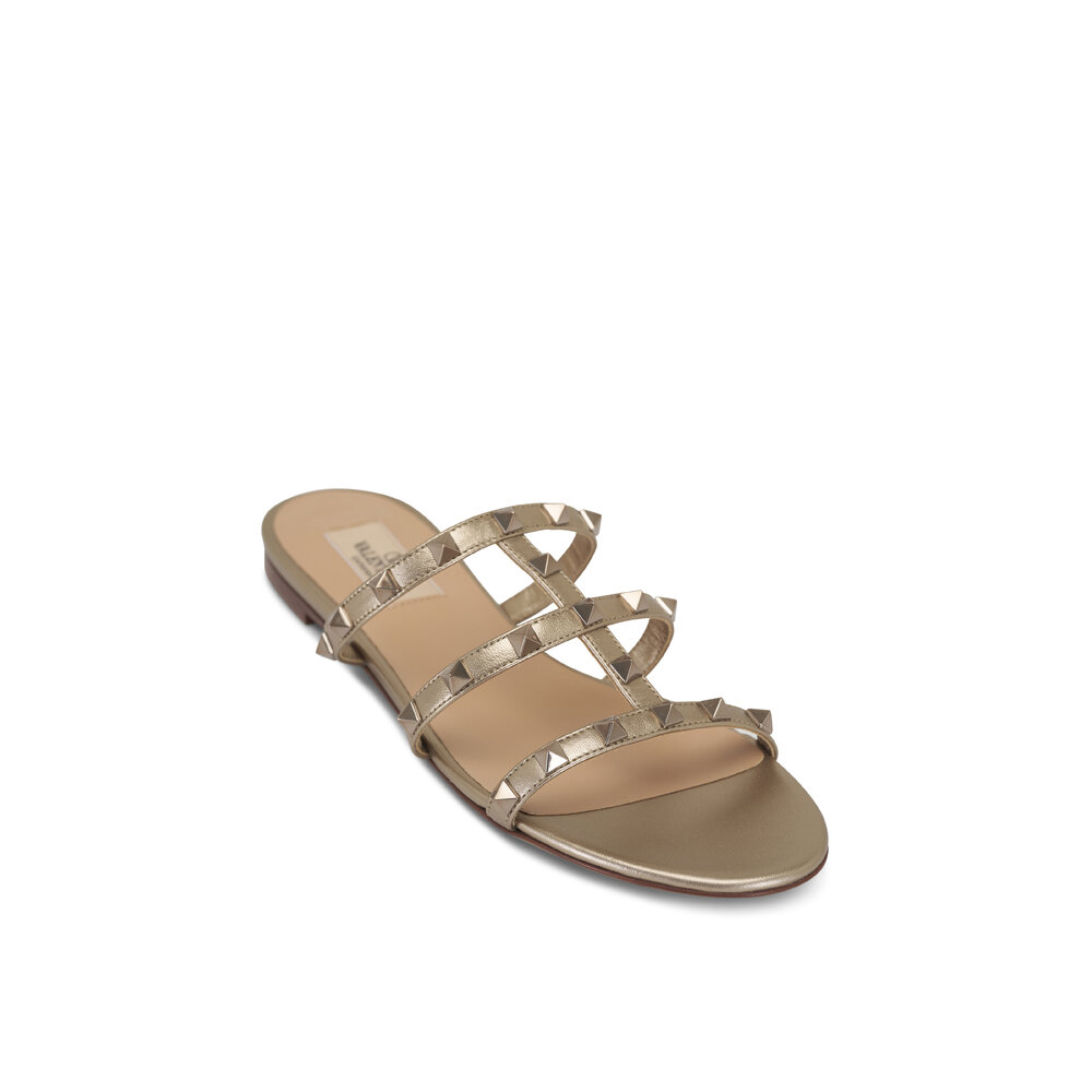 サンダル・ミュール Valentino Garavani Rockstud Flat Sandals In Smooth Leather A Valentino Garavani Rockstud Flat Sandals | Black | FARFETCH