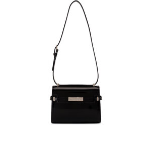 ショルダーバッグ・ポシェット SAINT LAURENT BLACK MESH SHOULDER BAG Saint Laurent Flat Shoulder Bag On Chain in Nero | FWRD